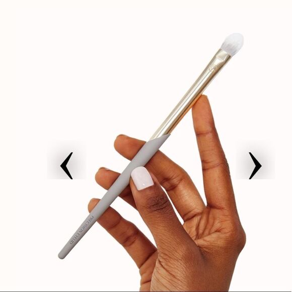 ❣️5/$50 Complex Culture Precision Eyelid Makeup Brush - Picture 2 of 5